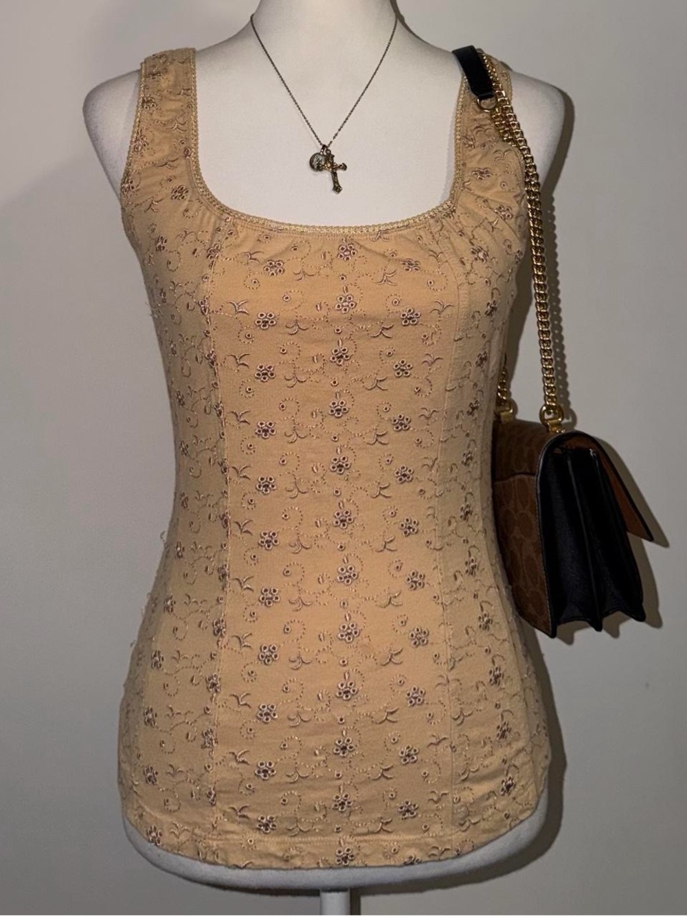 2000s vintage style whimsical fairycore tan floral embroidered tank top